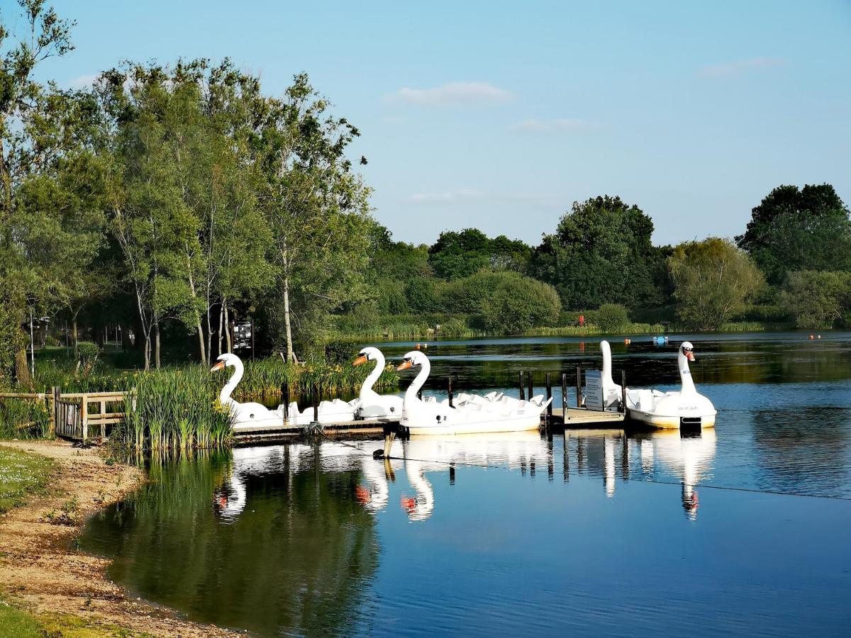 Lake Escape - Hoburne Cotswolds Саут-Керни Экстерьер фото