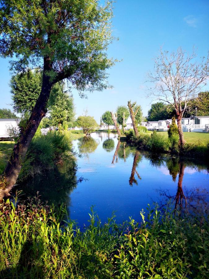 Lake Escape - Hoburne Cotswolds Саут-Керни Экстерьер фото